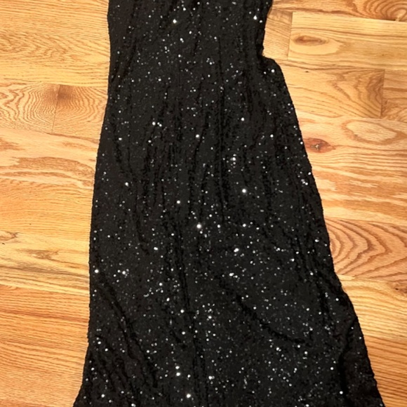 Sequin Prom gown - Picture 4 of 4